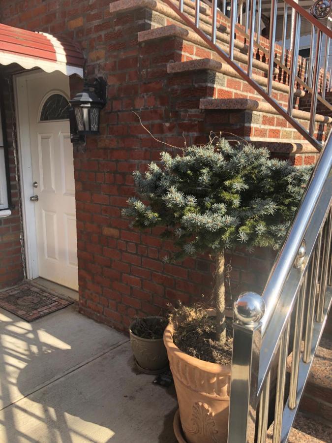 Town House In Canarsie Villa Ню Йорк Екстериор снимка